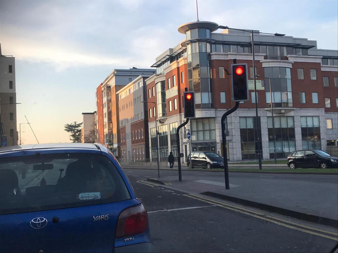 Easystay Slough Central Free Parking Exteriör bild