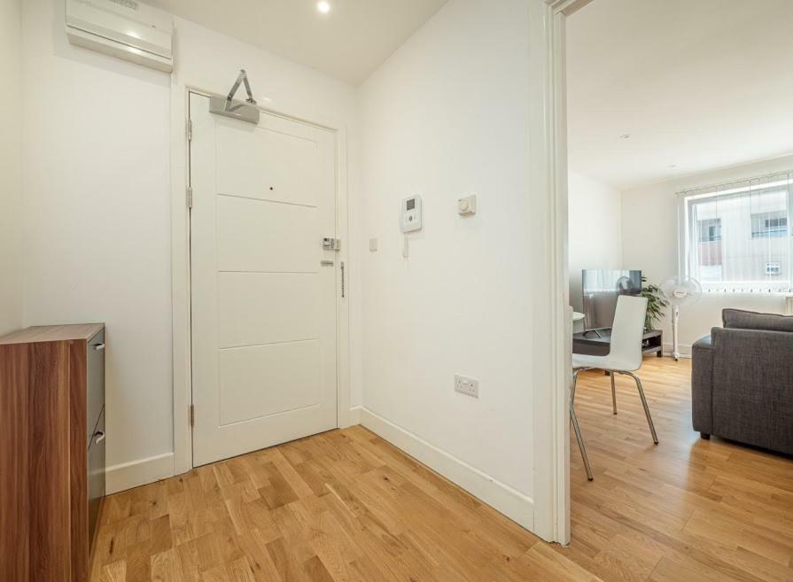 Easystay Slough Central Free Parking Exteriör bild