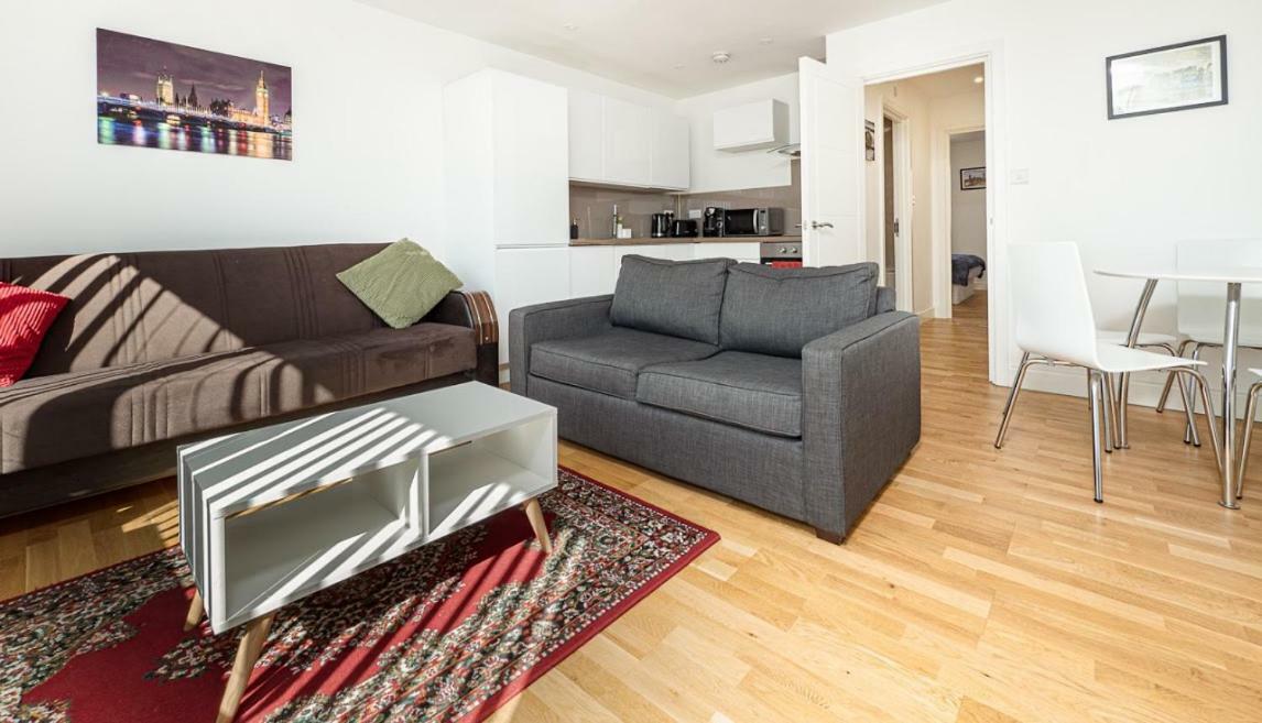 Easystay Slough Central Free Parking Exteriör bild
