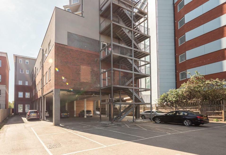Easystay Slough Central Free Parking Exteriör bild